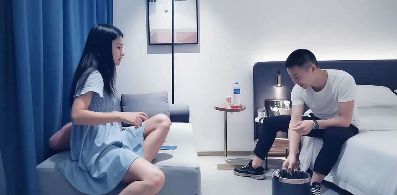 9总探花精品作 气质蓝裙小少妇 开盒后秒变骚浪御姐 主动骑乘太顶了