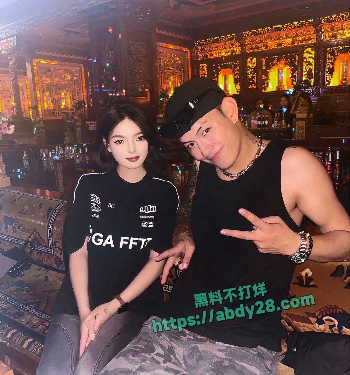 抖音藏族网红董朱被原配锤渣男 73