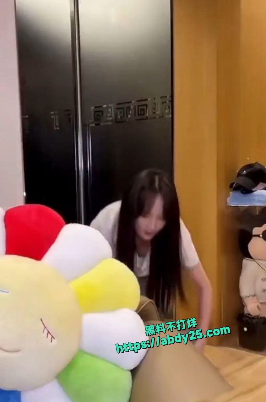 娱乐圈演员孟佳真空直播 5