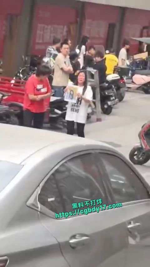 独居女生被踩点奸杀分尸9