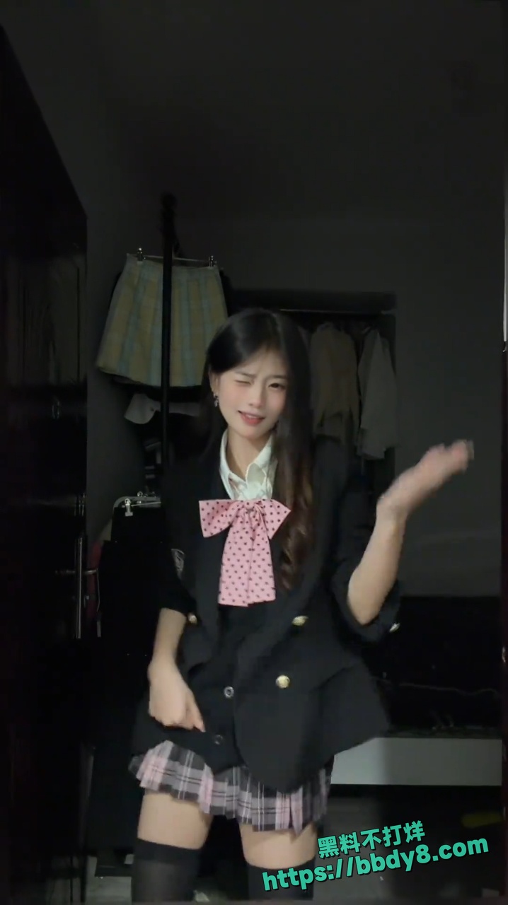 der怡 AI脱衣18