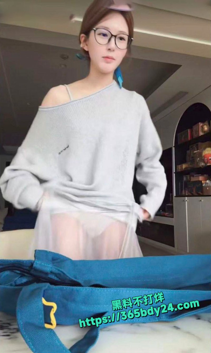 赵露思直播闪现露出视频被扒 6