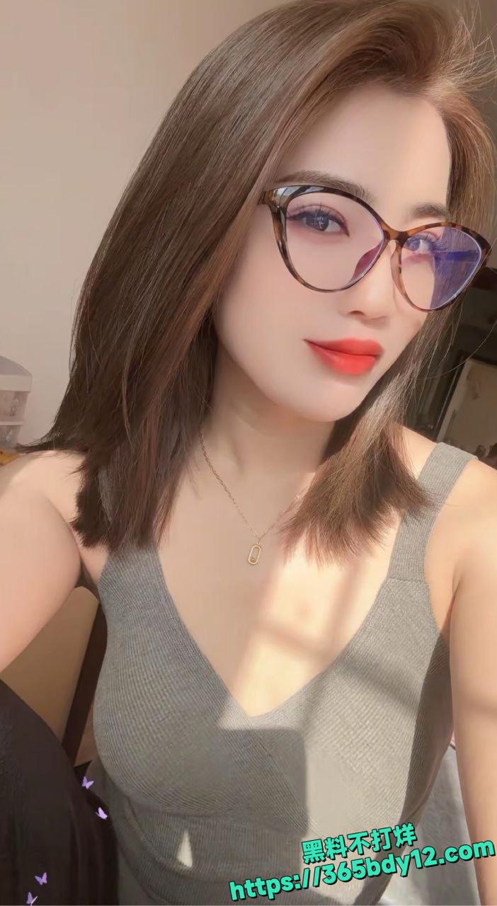 广东湛江小少妇欲望不满与跑友约炮12
