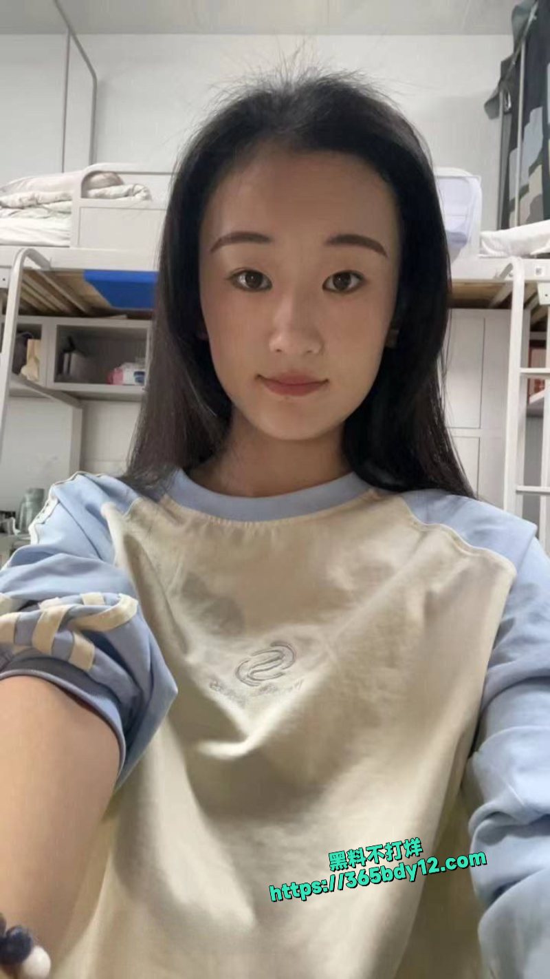 某职院艺术生外面请嫩可爱私下反差骚母狗7