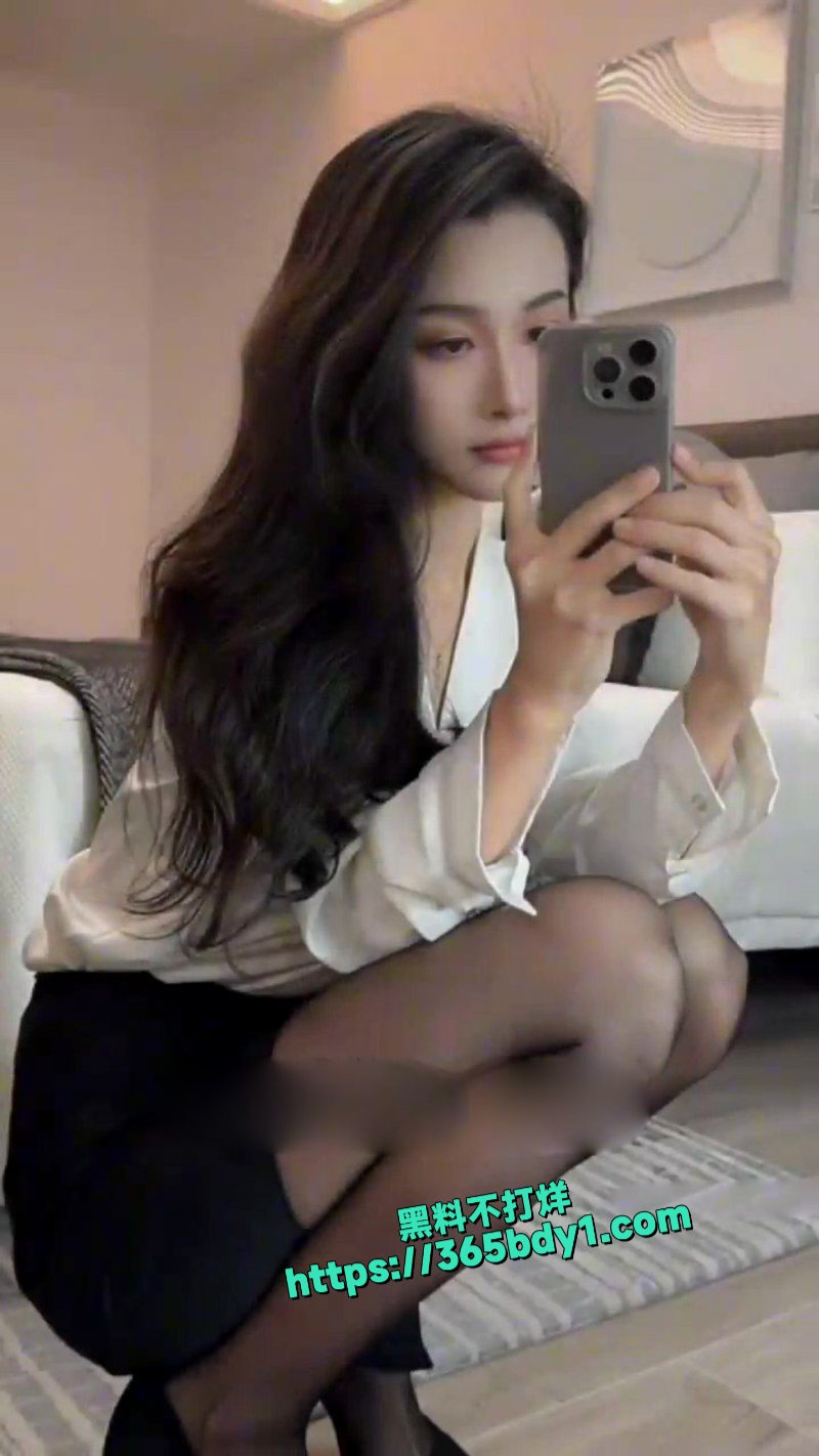 抖音高颜值御姐主播大栗爱吃毛栗子的佩奇VIP定制私拍1