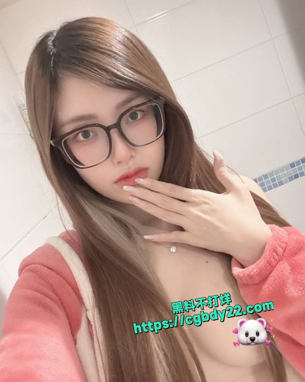 莫离自拍给男友的裸照和露脸揉奶自慰视频被泄密了4