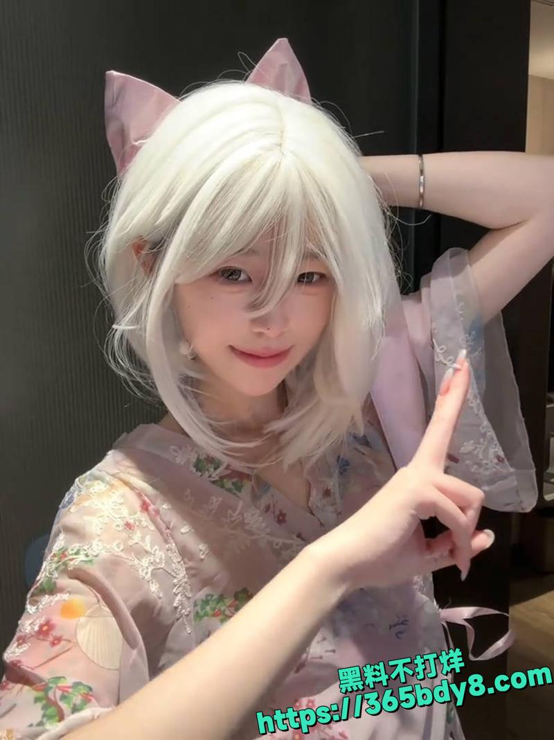 甜妹迟早早金主定制扣逼自慰福利2