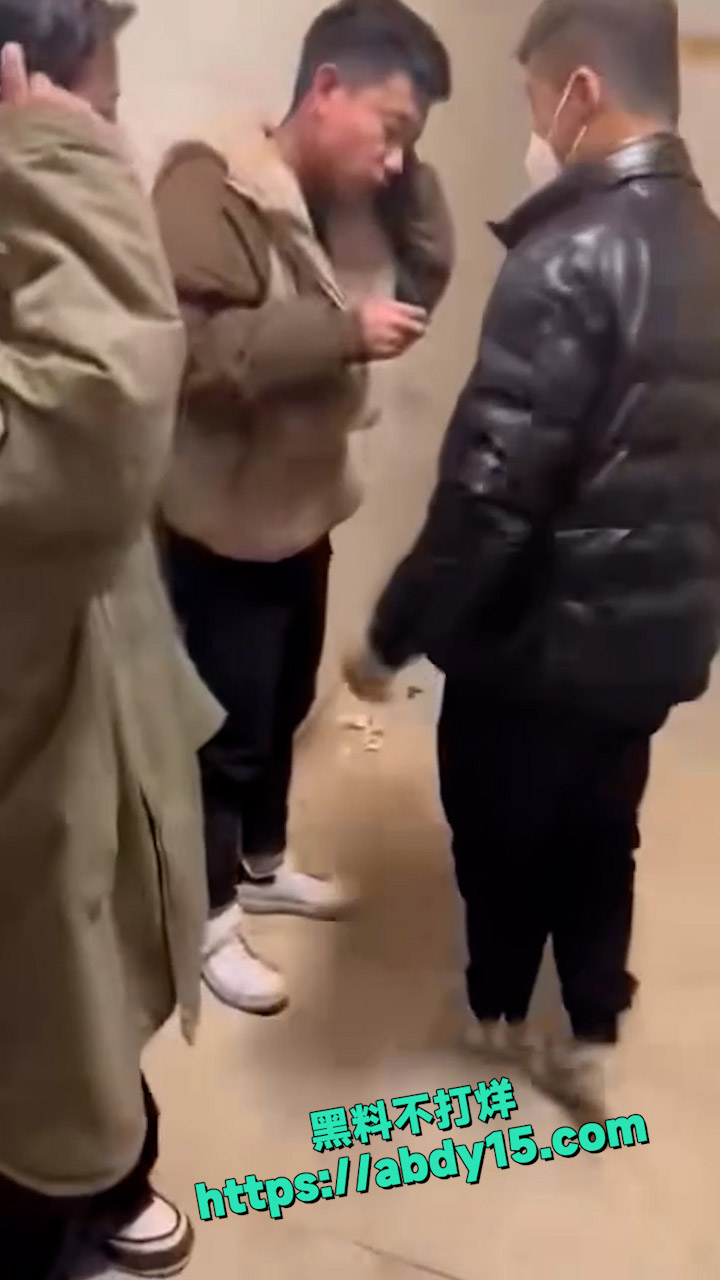 东北暴力精神小伙  2