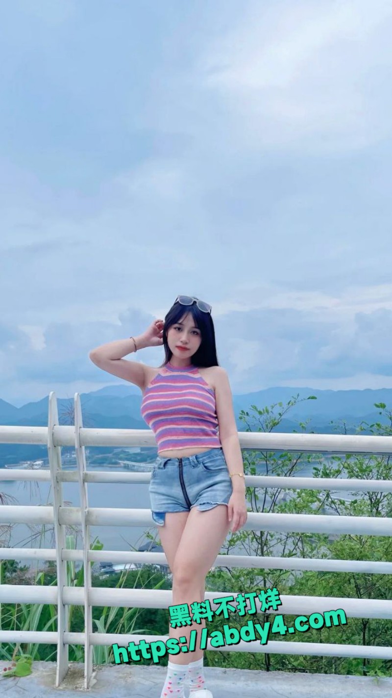 上海大奶纹身母猪 23