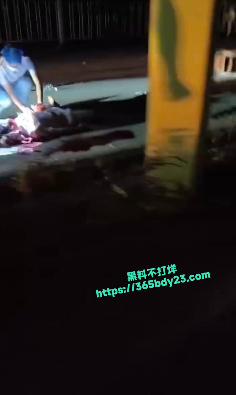 小伙带女朋友兜风出车祸去世4