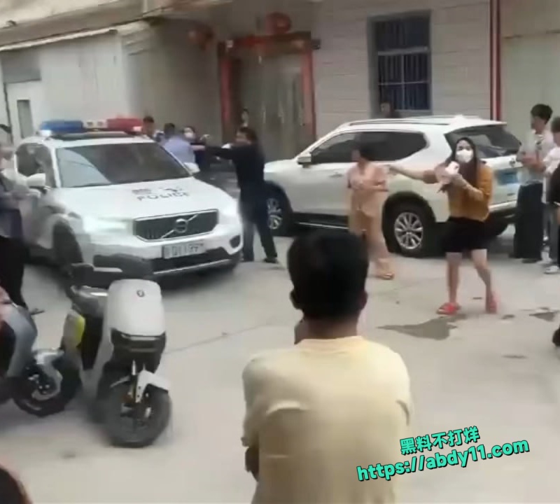 广东一女子结婚之后去做鸡3