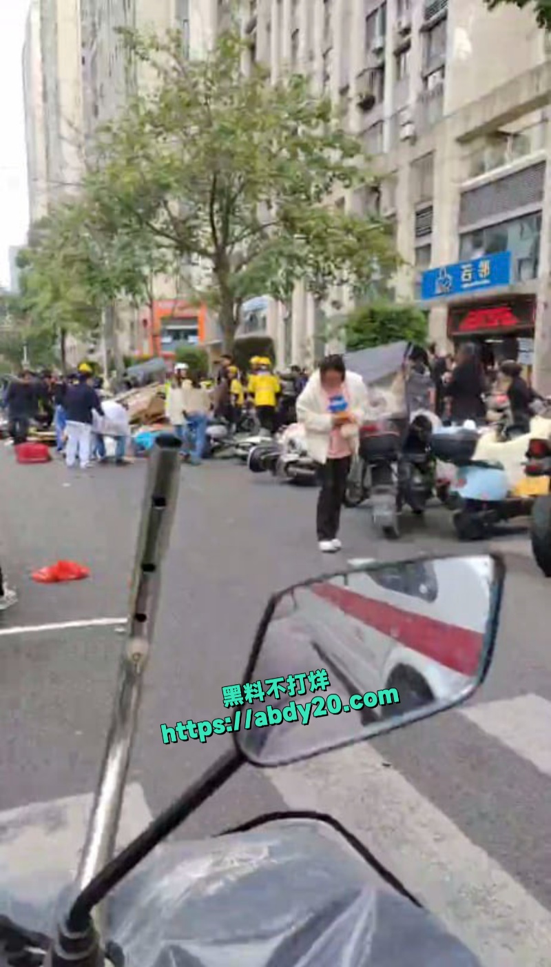 福建仓山区亭头路交通事故视频 6