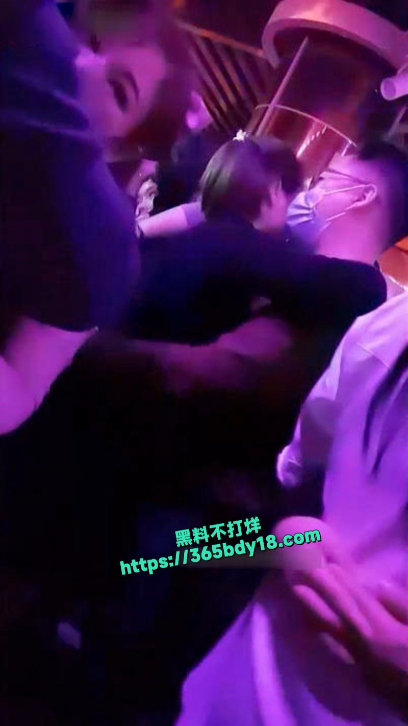 重庆望江楼砂舞厅内淫乱偷拍曝光 2