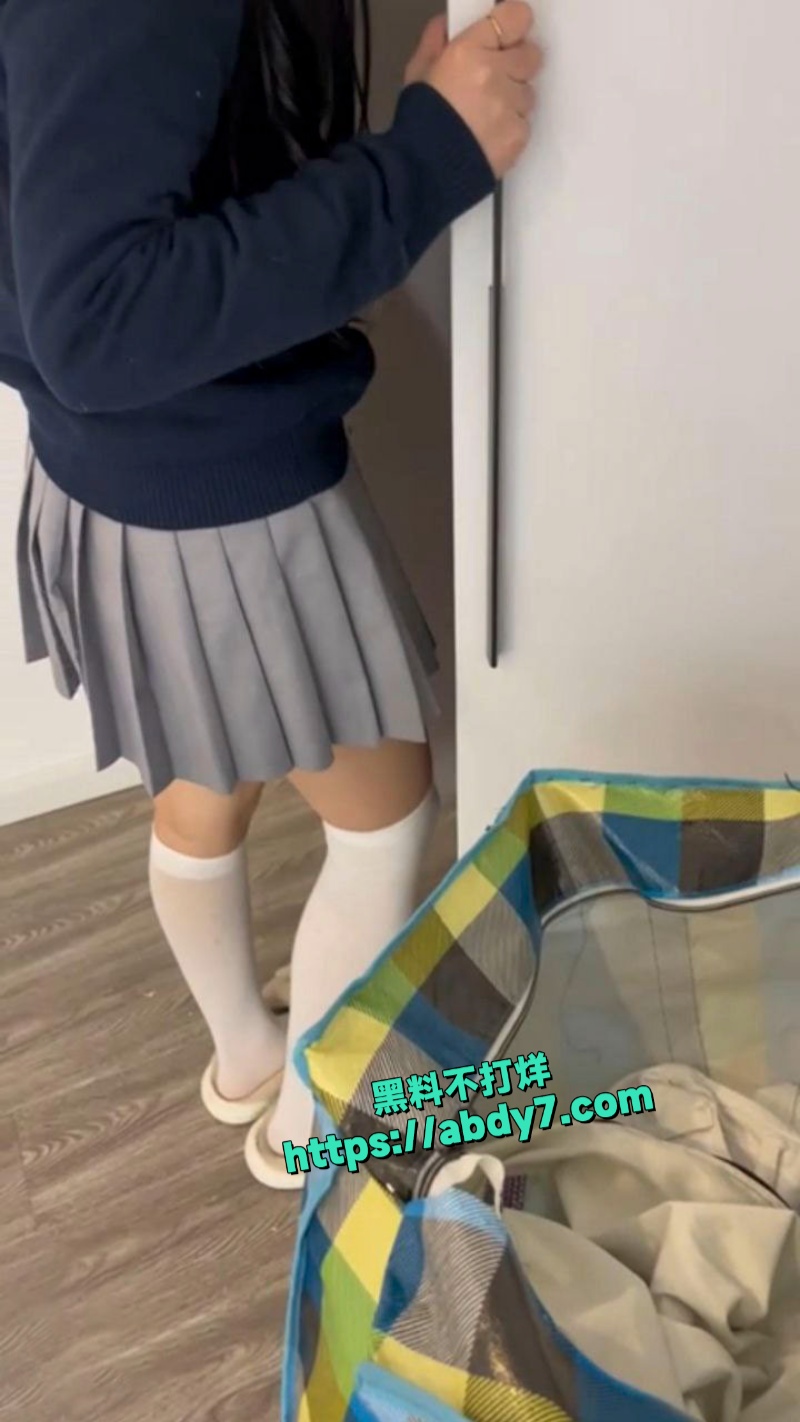 海角社区父女乱伦作品 1