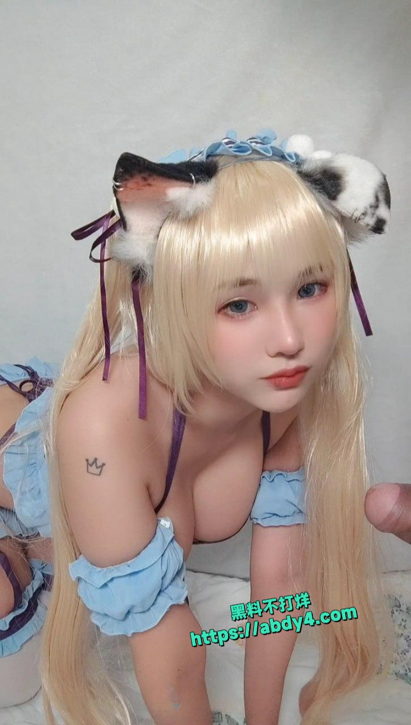 OnlyFans高颜值反差女Minichu化身玛丽罗斯 9