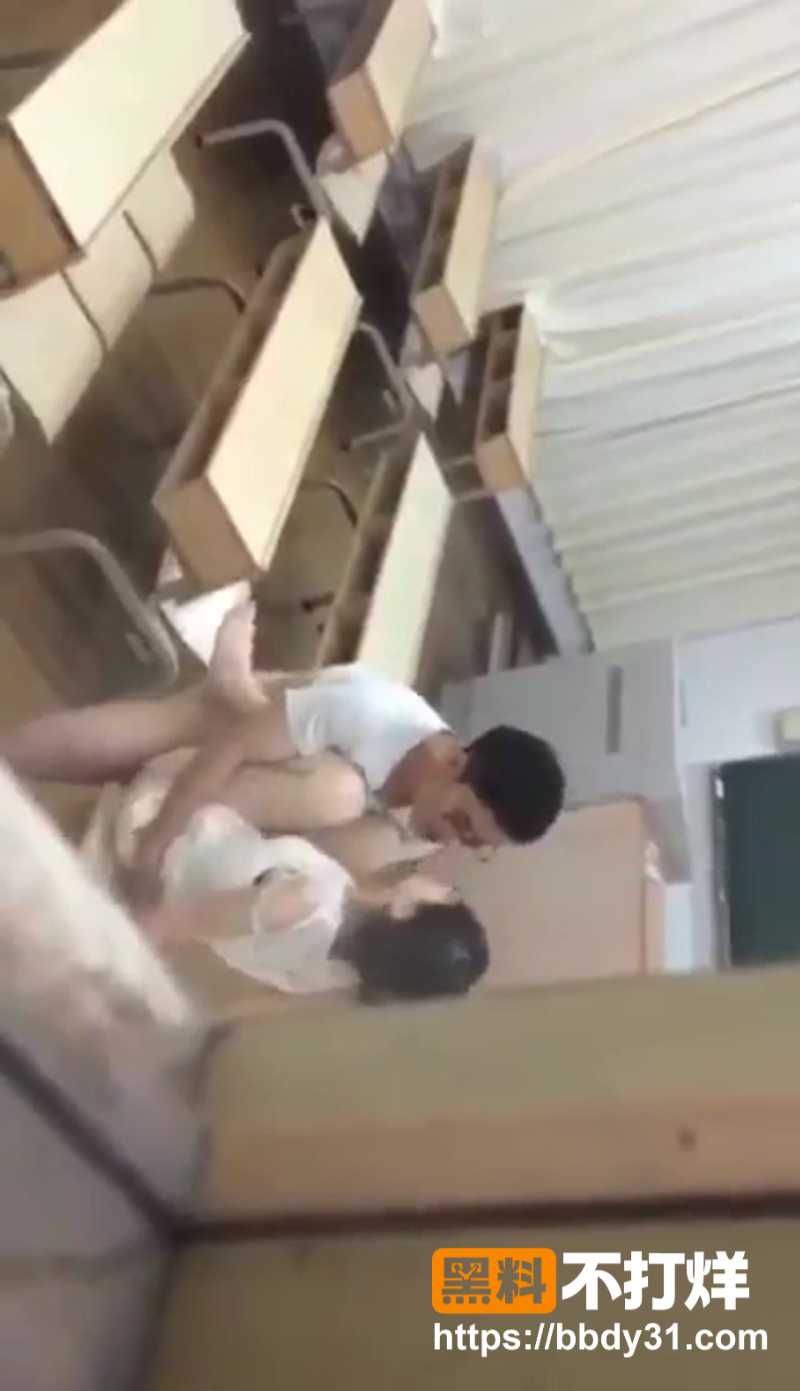 教室偷情 激情合集4