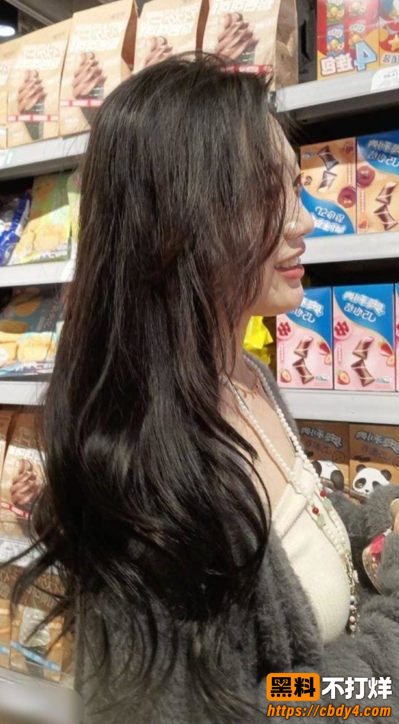 丰满型女大私拍泄密 9