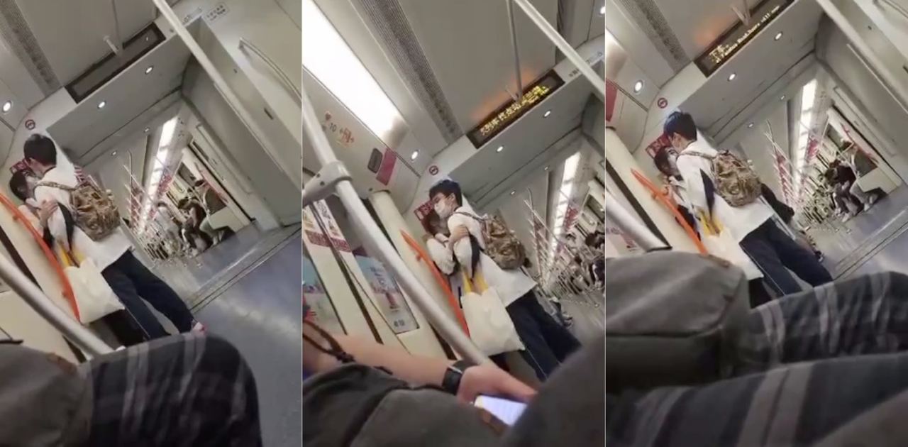 上海地铁又爆大瓜！7号线高中情侣情到深处控制不住荷尔蒙车厢内抠逼！女生激情到瘫软~