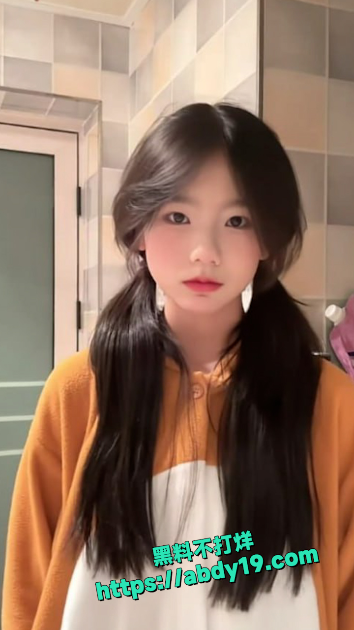 抖音百万粉甜系少女网红小新 4