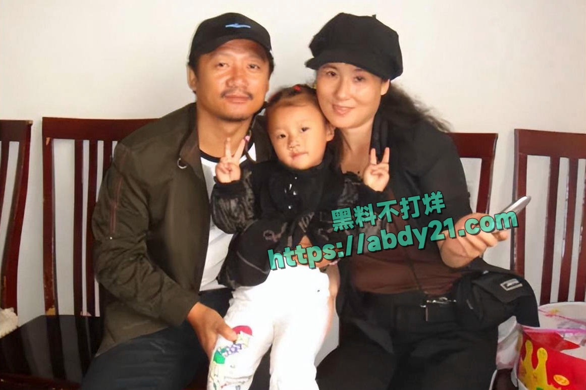 乡村爱情谢广坤扮演者唐鉴军出轨 15
