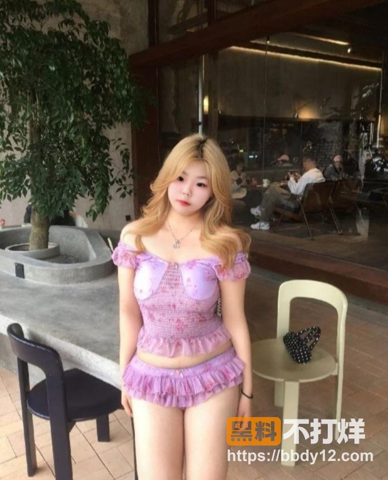 图片浙江20岁大二白虎巨乳1