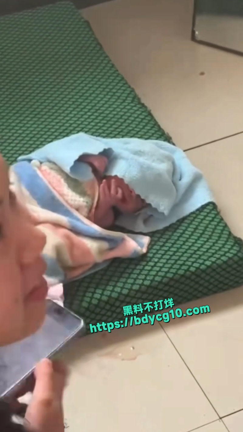 女生宿舍传统节目厕所生小孩4