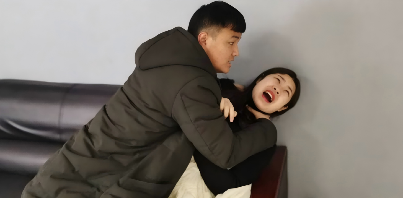 娶妻娶贤？悍妻怒砸家还不够 点火烧房泄愤震惊全网！