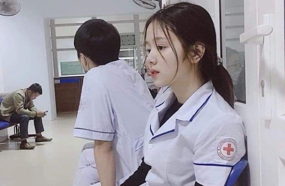 网友投稿约炮录音 没想到护士小姐姐在床上如此淫荡 娇媚的声音让我差点缴械