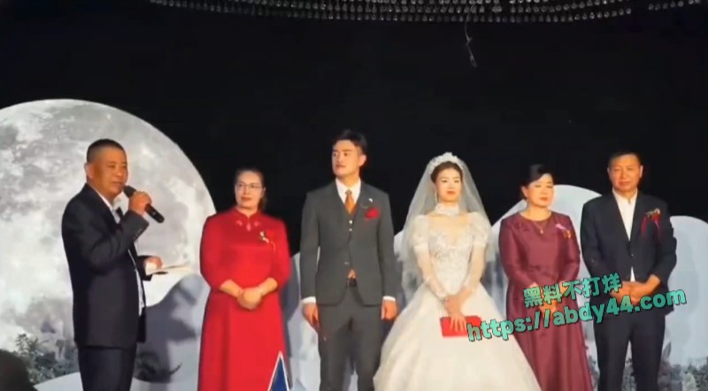 儿子婚礼上调戏丈母娘4