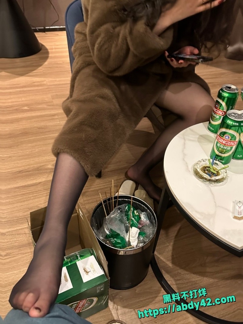 母狗戴菲菲被金主包养性爱曝光4