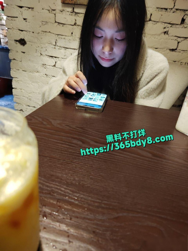 恋物加料看着她们喝下2