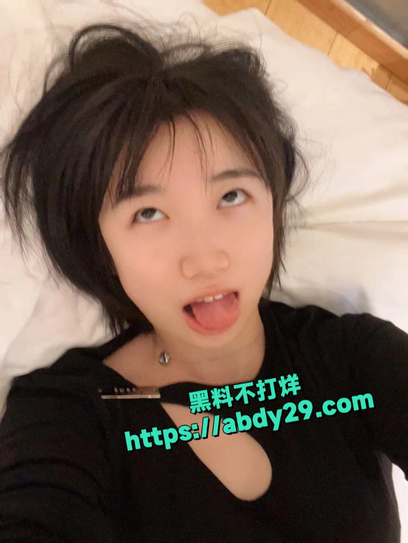 河北大学工商学院大一张思柠1