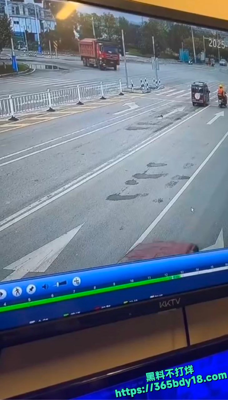 重庆梁平电瓶车压扁4
