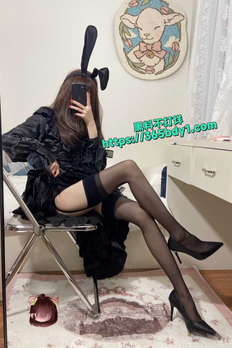 推特可欲可甜绝粉福利姬仙仙桃10