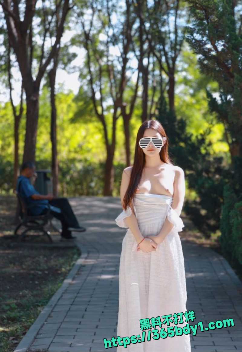 阿爽与多位嫩模私拍大胆露出2