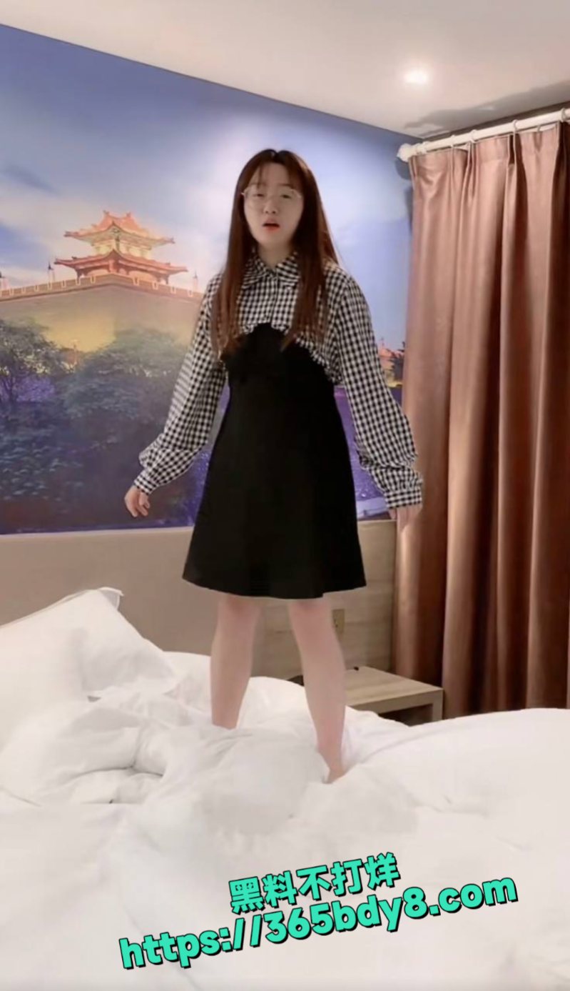 乡村网红赵小娜酒店视频2
