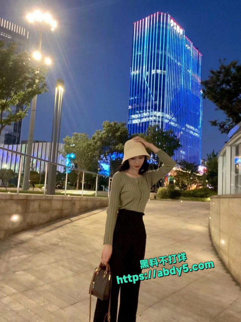 湖北商务陈雯晞大尺度私拍流出 7