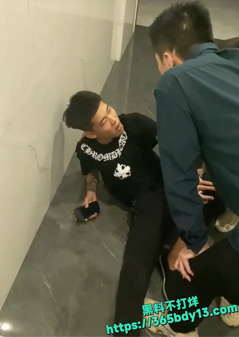 快手网红大毅电梯暴力事件 2.