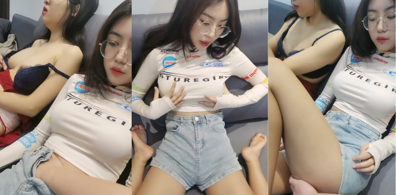 众人求系列之高颜值眼镜妹现场直播献身大佬 可惜妹子负责貌美如花不进场受操！