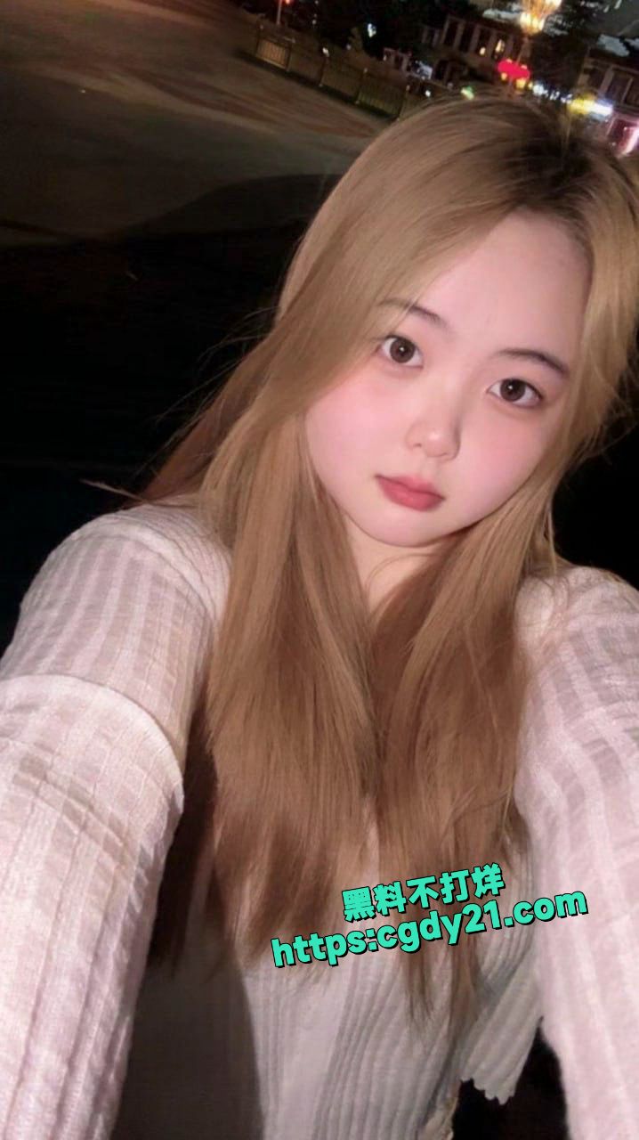 陕西骚逼许珂 微胖大奶嫩妹自慰满足2