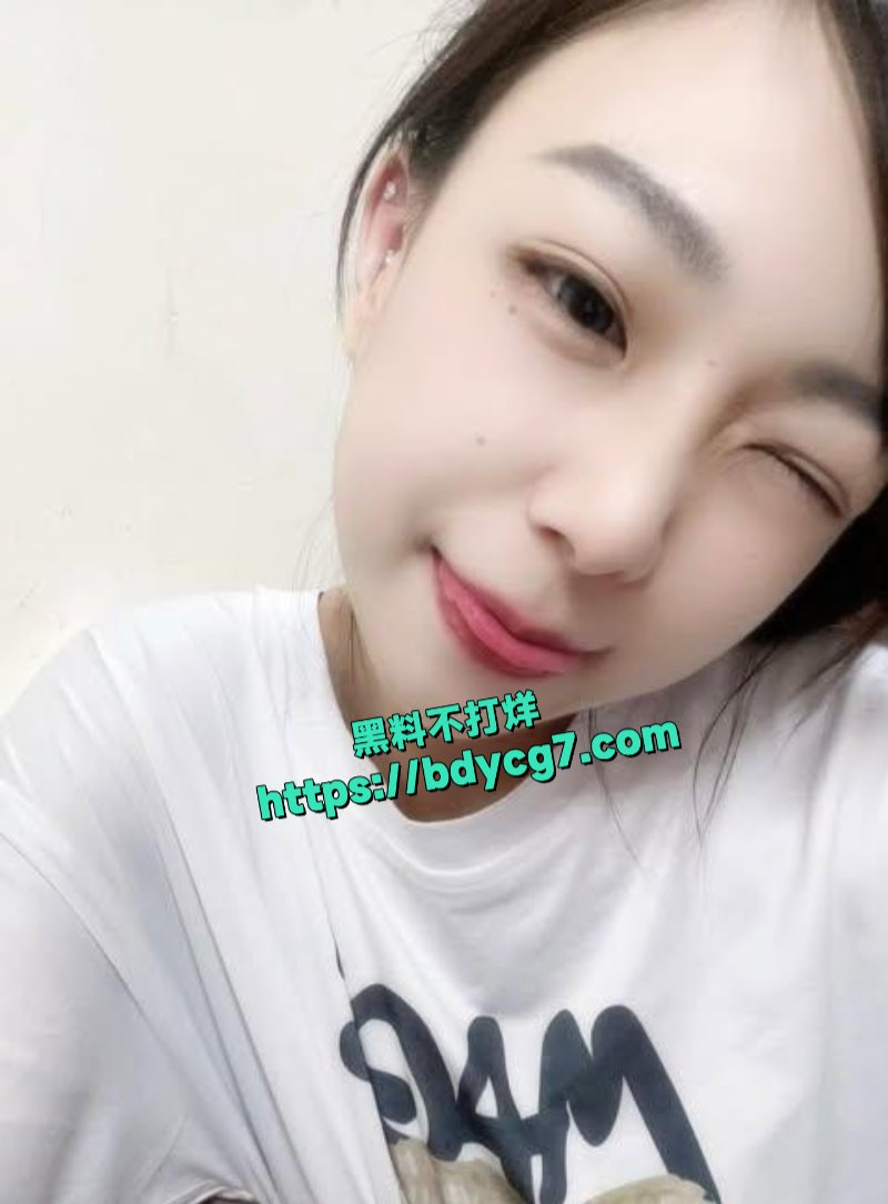 超抗操的美牙师晴晴与男友自拍的做爱视频被外流了出来8