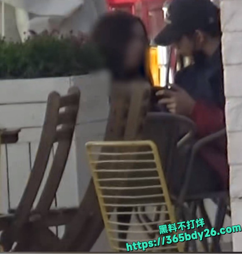 女友李禹熹曝光男演员荣梓杉家暴出轨40