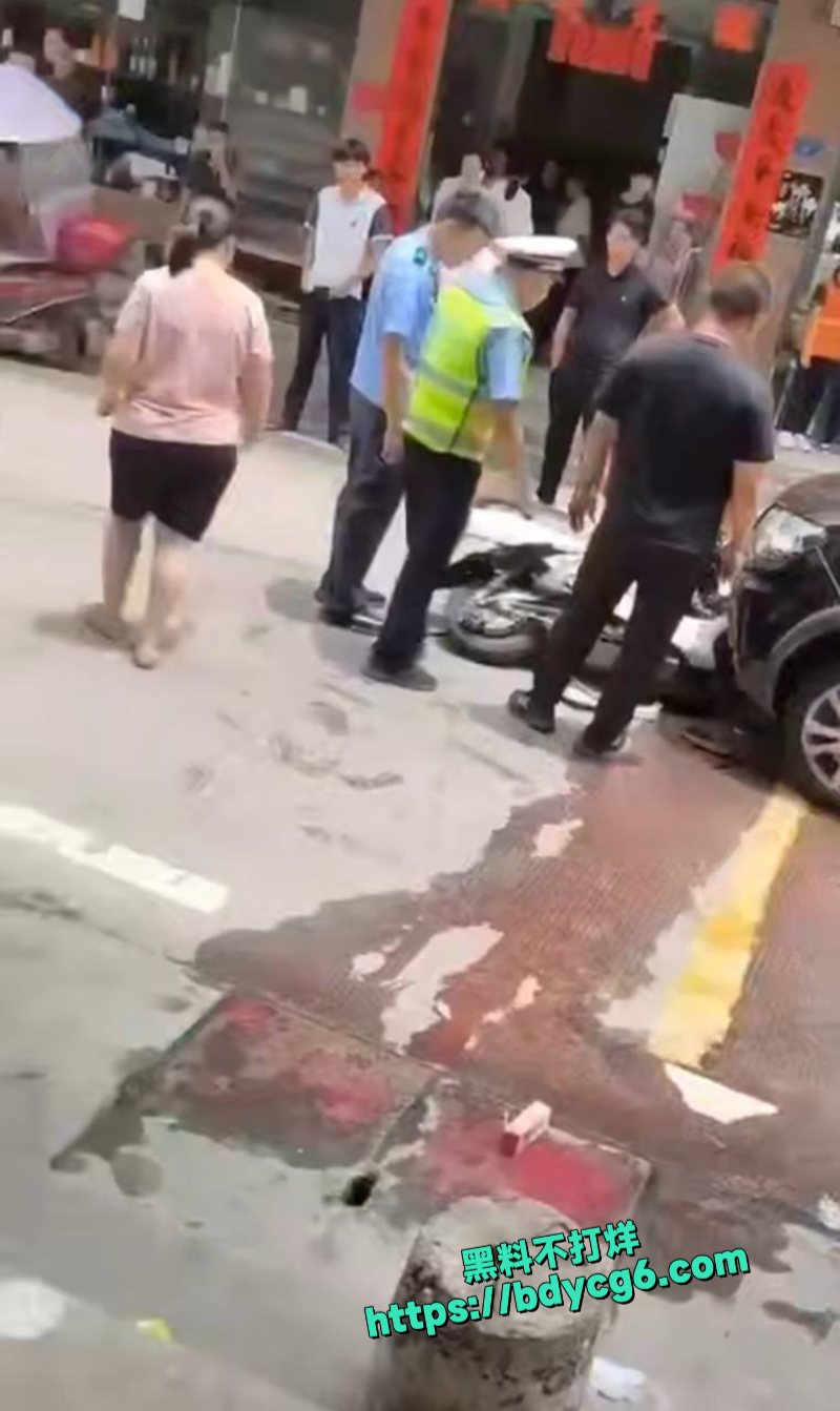 广东鬼火少年翘头头耍酷出事被车主教训5