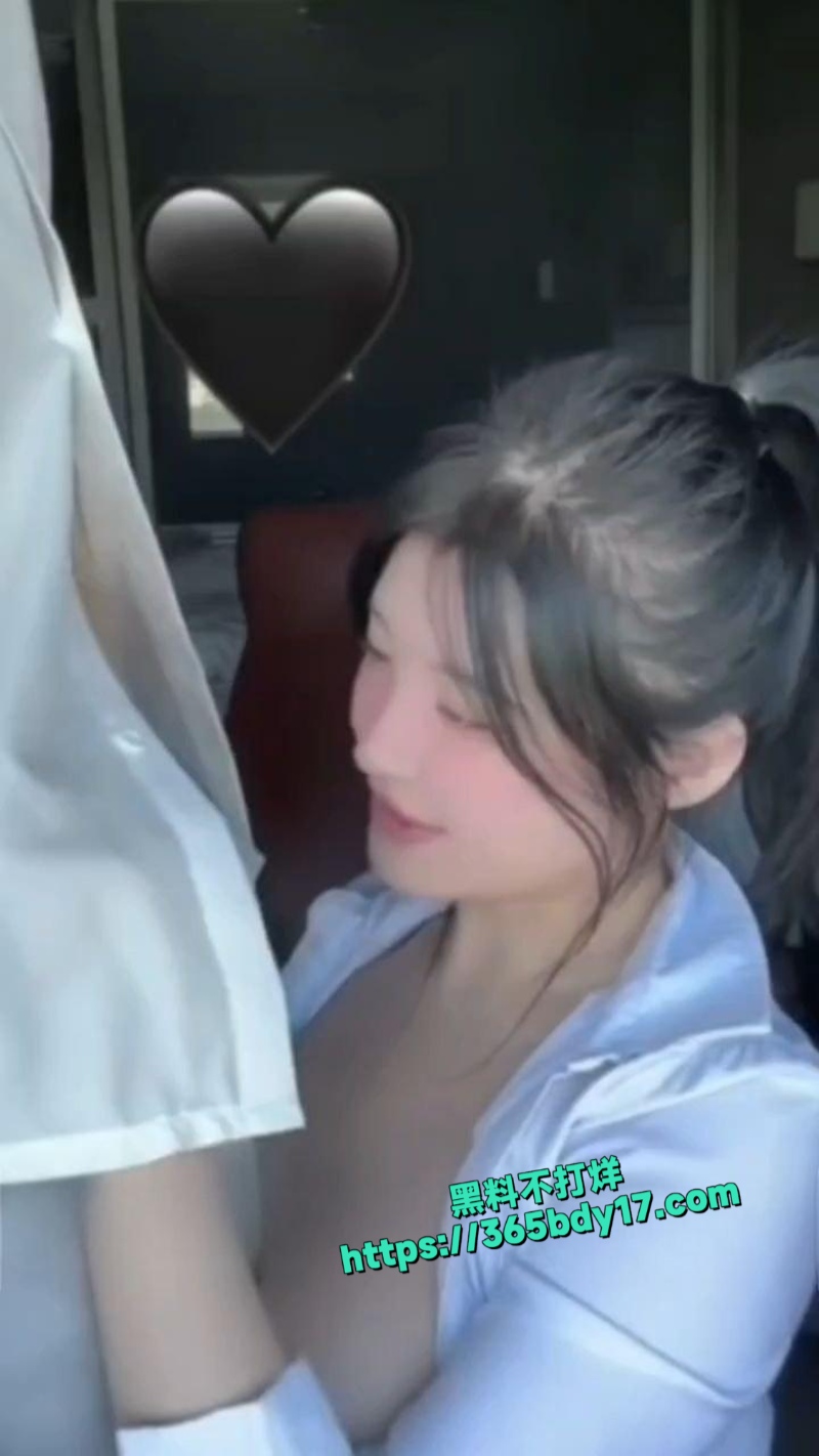 OnlyFans高颜值巨乳网黄cocopie5