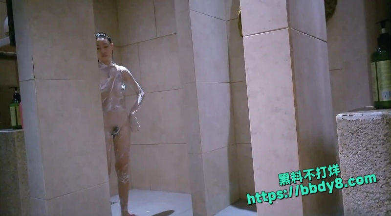 女大学生 1