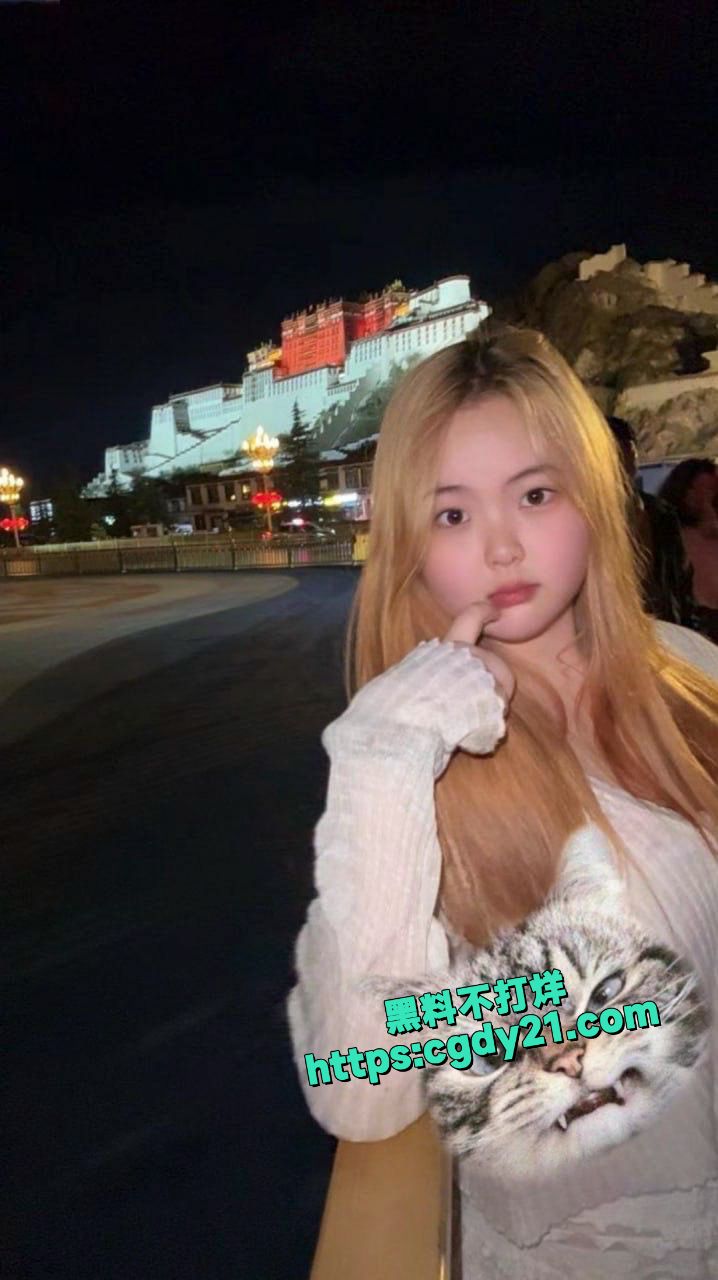 陕西骚逼许珂 微胖大奶嫩妹自慰满足6
