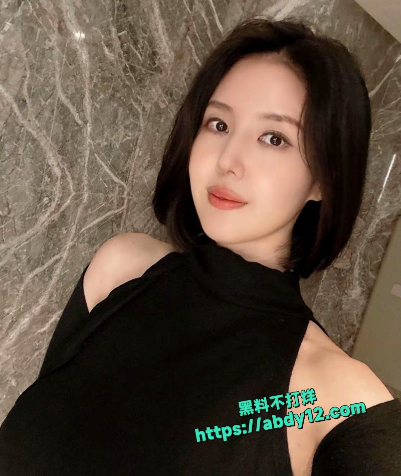 邮政少妇蓉蓉大尺度调教私拍合集 2