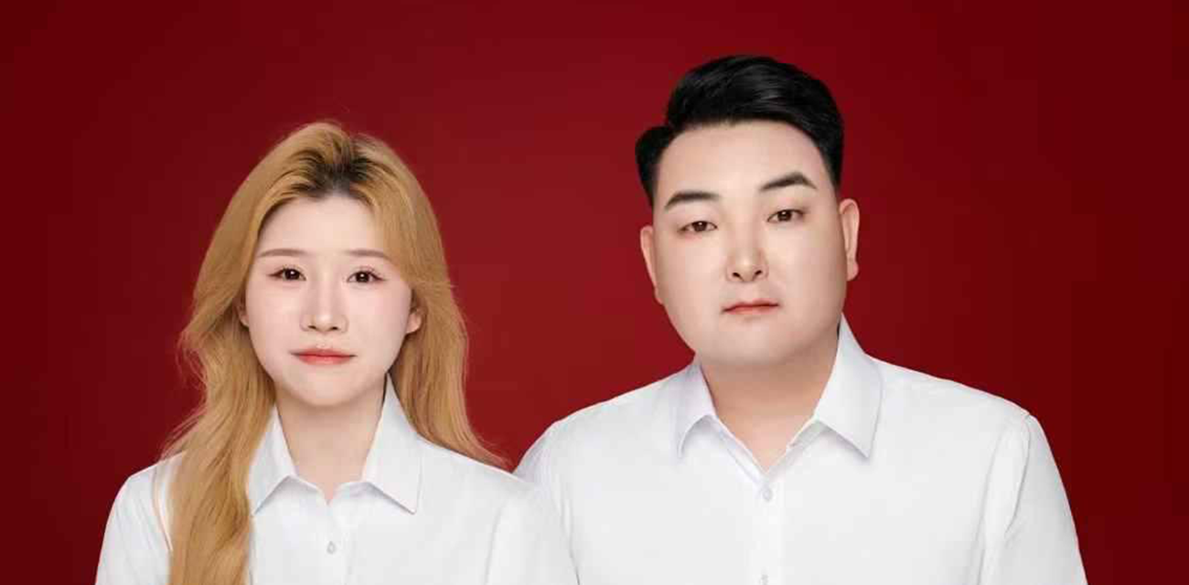 河南开封郭绮彤裸贷曝光 骚货人妻来大姨妈也不忘自慰 扣了一逼的血
