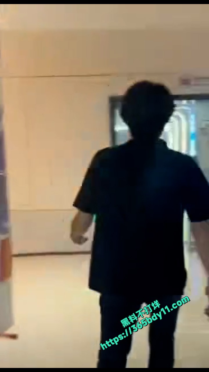 竖版模版.00175023.Still015
