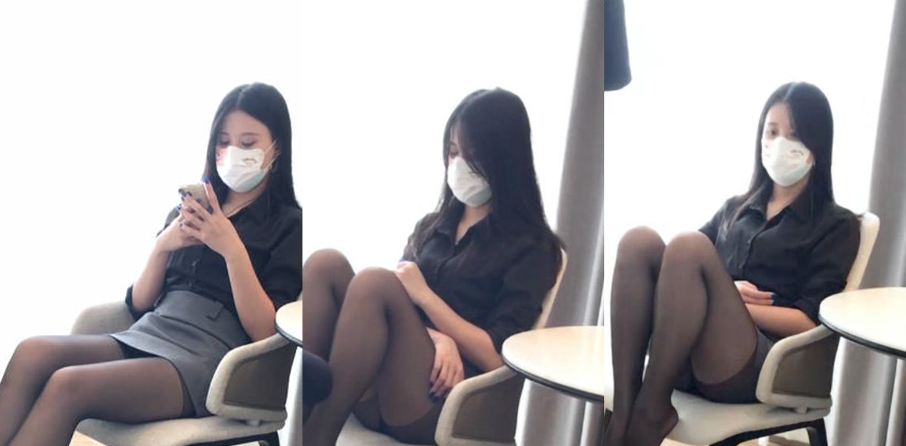 足拍大神东坡先生约拍素人 涂上蓝色指甲的玉足太美了 足控爱好者不容错过